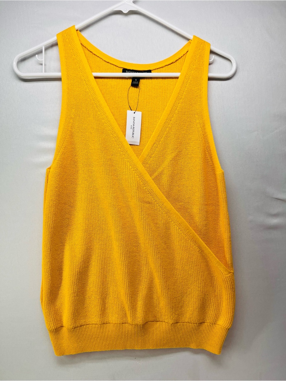 Banana Republic Sunny Yellow Knit V‑Neck Tank